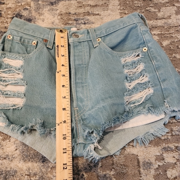 Levi's 501 Cut Off Denin Shorts Button Fly Estimated Size 26 Vintage - Picture 13 of 14